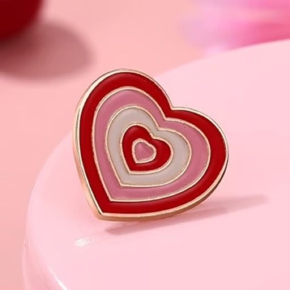 Women’s Jewelry Heart-Shaped Red, White, and Pink Enamel Ring with Gold Accents